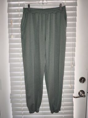 Vuori Boyfriend Jogger Womens S Green DreamKnit Sweatpants Lounge Pants Size S